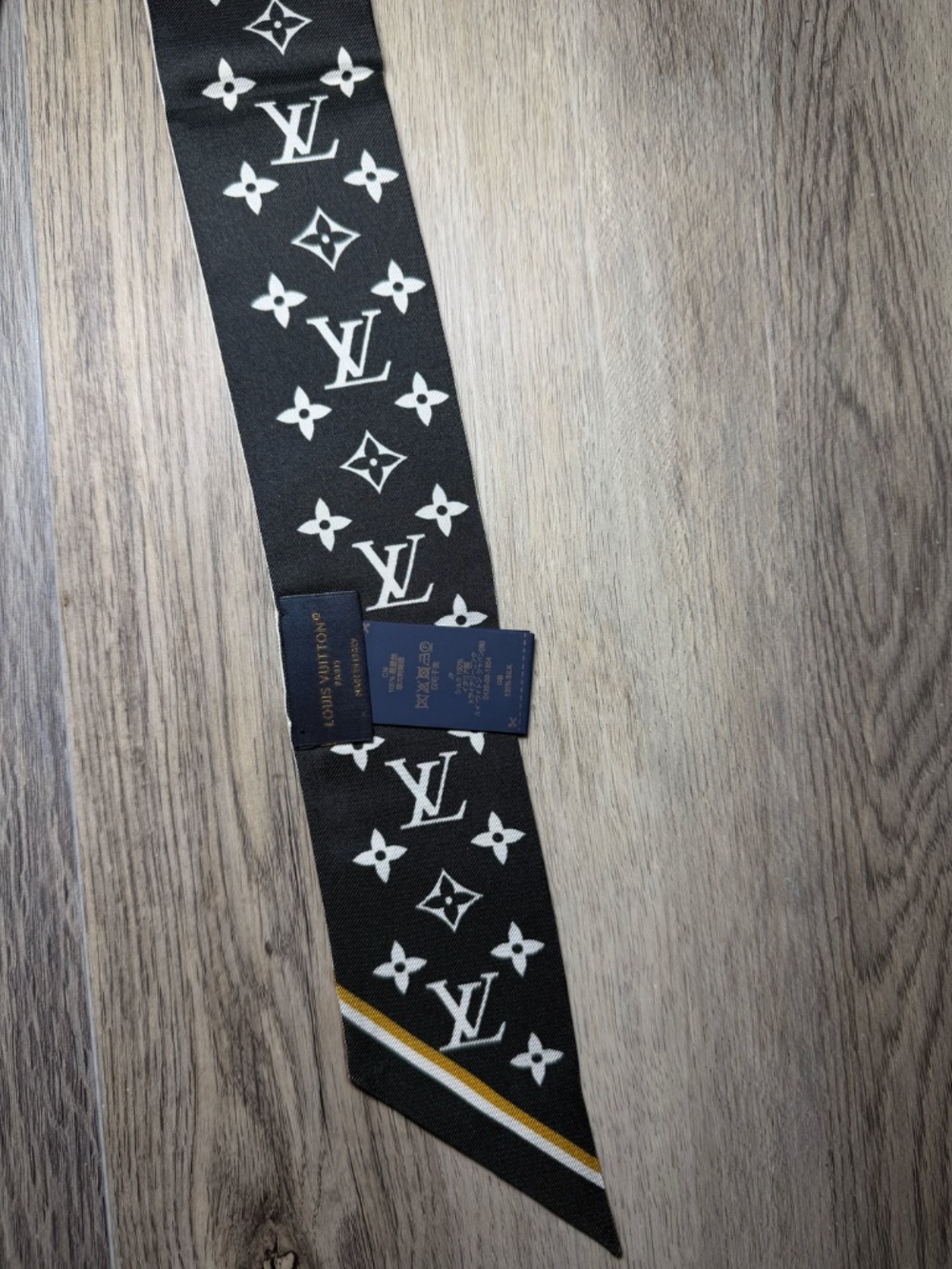 LV Bow BB Bandeau - Picture 3 of 3
